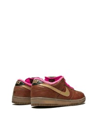 Baskets basses en cuir marron Nike