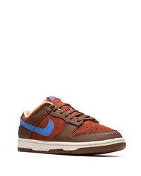 Baskets basses en cuir marron Nike