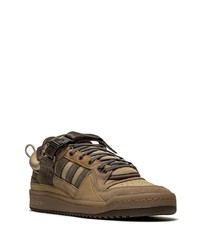 Baskets basses en cuir marron adidas