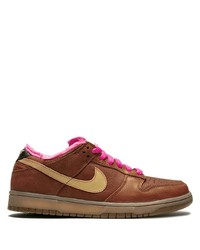 Baskets basses en cuir marron Nike