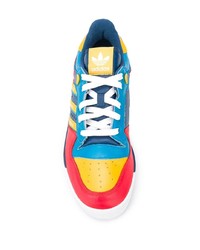 Baskets basses en cuir multicolores adidas