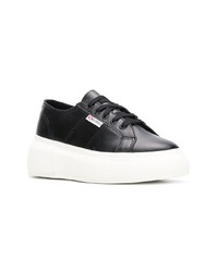 Baskets basses en cuir noires et blanches Superga