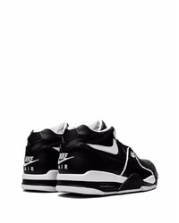 Baskets basses en cuir noires et blanches Nike