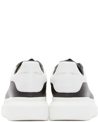 Baskets basses en cuir noires et blanches Alexander McQueen