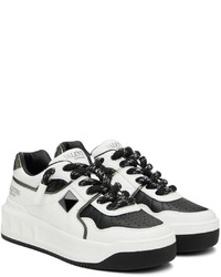 Baskets basses en cuir noires et blanches Valentino Garavani