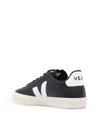 Baskets basses en cuir noires et blanches Veja