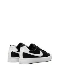 Baskets basses en cuir noires et blanches Nike