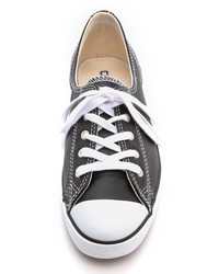 Baskets basses en cuir noires et blanches Converse