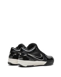 Baskets basses en cuir noires et blanches Nike