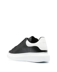 Baskets basses en cuir noires et blanches Alexander McQueen