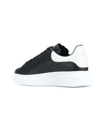 Baskets basses en cuir noires et blanches Alexander McQueen