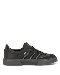 Baskets basses en cuir noires adidas