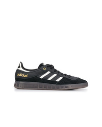 Baskets basses en cuir noires adidas