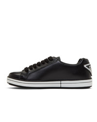 Baskets basses en cuir noires Prada