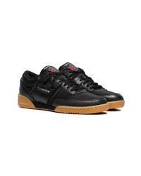 Baskets basses en cuir noires Reebok