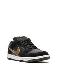 Baskets basses en cuir noires Nike