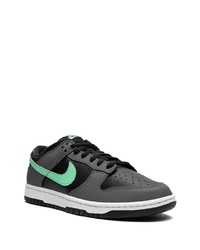 Baskets basses en cuir noires Nike