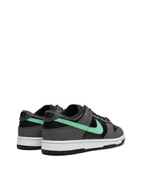 Baskets basses en cuir noires Nike