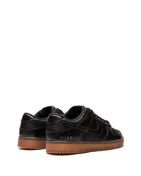 Baskets basses en cuir noires Nike