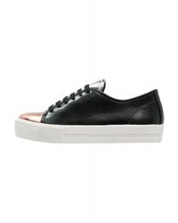 Baskets basses en cuir noires Even&Odd