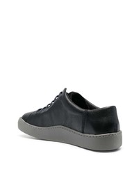 Baskets basses en cuir noires Camper