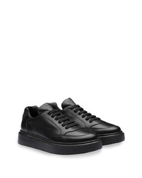 Baskets basses en cuir noires Prada