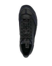 Baskets basses en cuir noires adidas