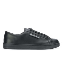 Baskets basses en cuir noires Prada