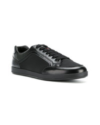 Baskets basses en cuir noires Prada