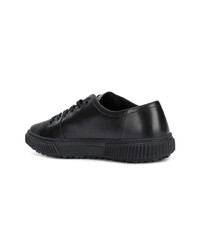 Baskets basses en cuir noires Prada