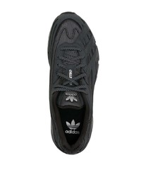 Baskets basses en cuir noires adidas