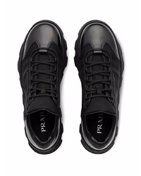 Baskets basses en cuir noires Prada