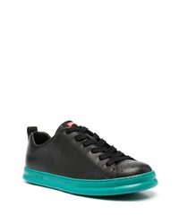 Baskets basses en cuir noires Camper