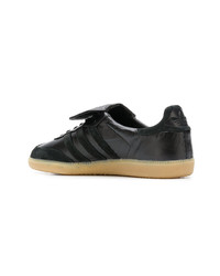 Baskets basses en cuir noires adidas