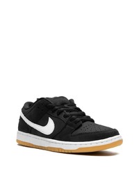 Baskets basses en cuir noires Nike