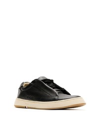 Baskets basses en cuir noires OSKLEN