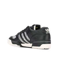 Baskets basses en cuir noires adidas