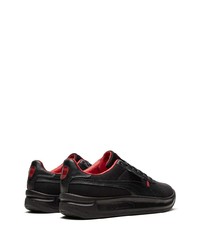 Baskets basses en cuir noires Puma