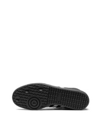 Baskets basses en cuir noires adidas