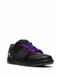 Baskets basses en cuir noires Nike