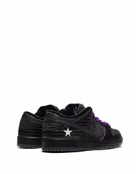 Baskets basses en cuir noires Nike