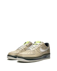 Baskets basses en cuir olive Nike