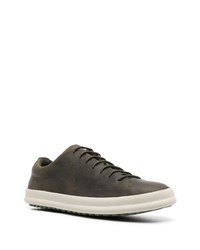 Baskets basses en cuir olive Camper