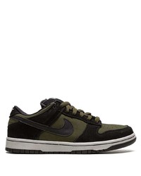 Baskets basses en cuir olive Nike