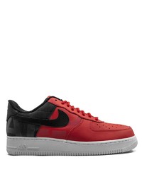 Baskets basses en cuir rouge et noir Nike