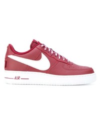 Baskets basses en cuir rouges Nike