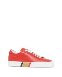 Baskets basses en cuir rouges Burberry