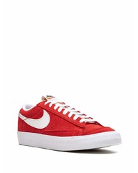 Baskets basses en cuir rouges Nike