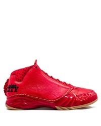 Baskets basses en cuir rouges Jordan