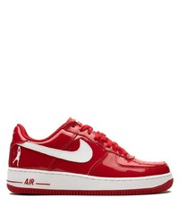 Baskets basses en cuir rouges Nike